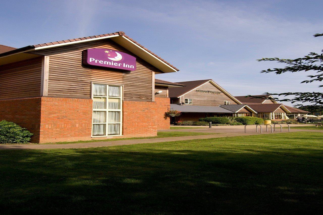 Premier Inn Тьюксбері Екстер'єр фото