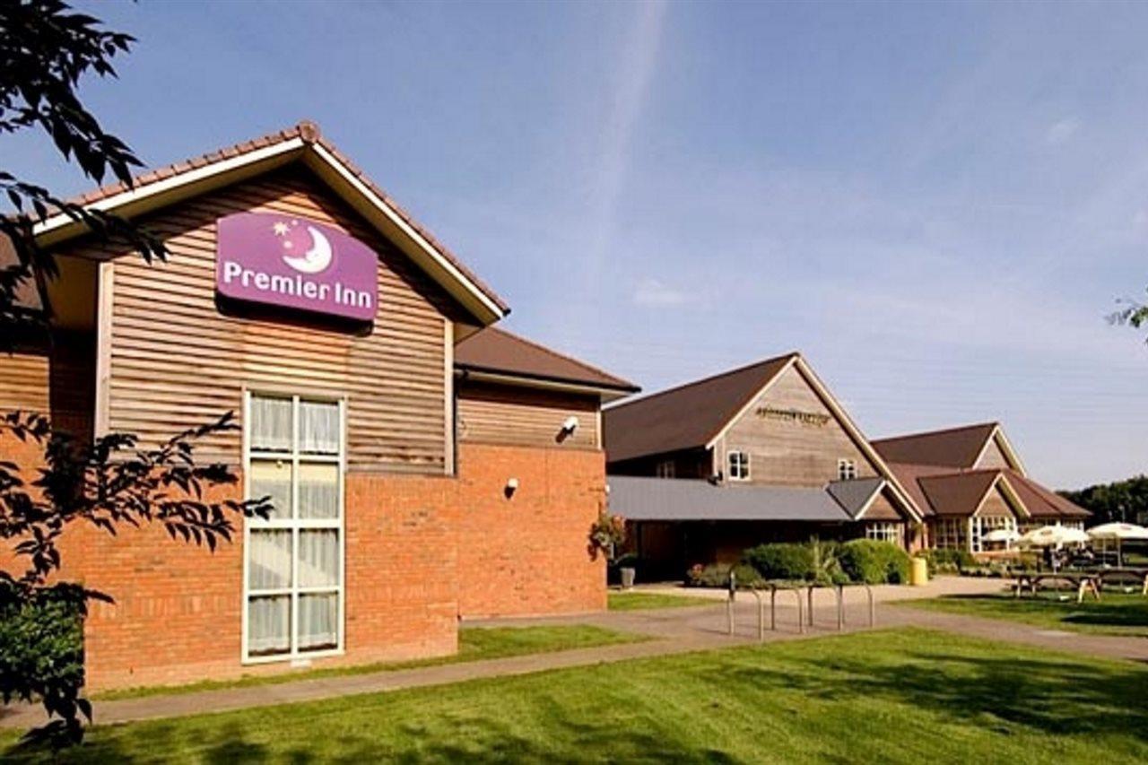 Premier Inn Тьюксбері Екстер'єр фото