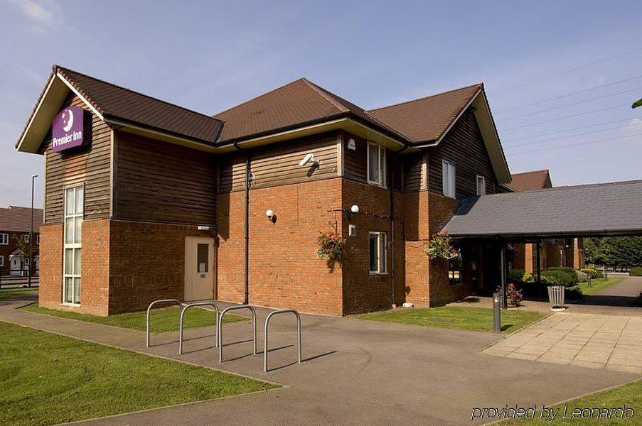 Premier Inn Тьюксбері Екстер'єр фото