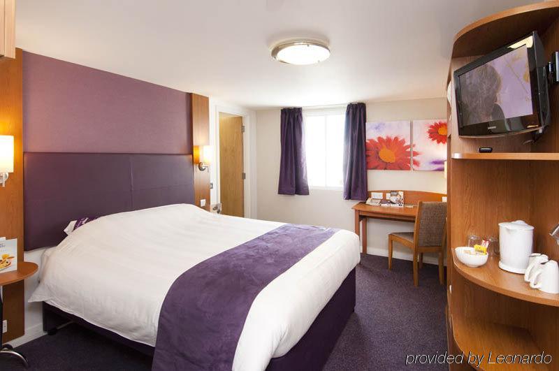 Premier Inn Тьюксбері Екстер'єр фото
